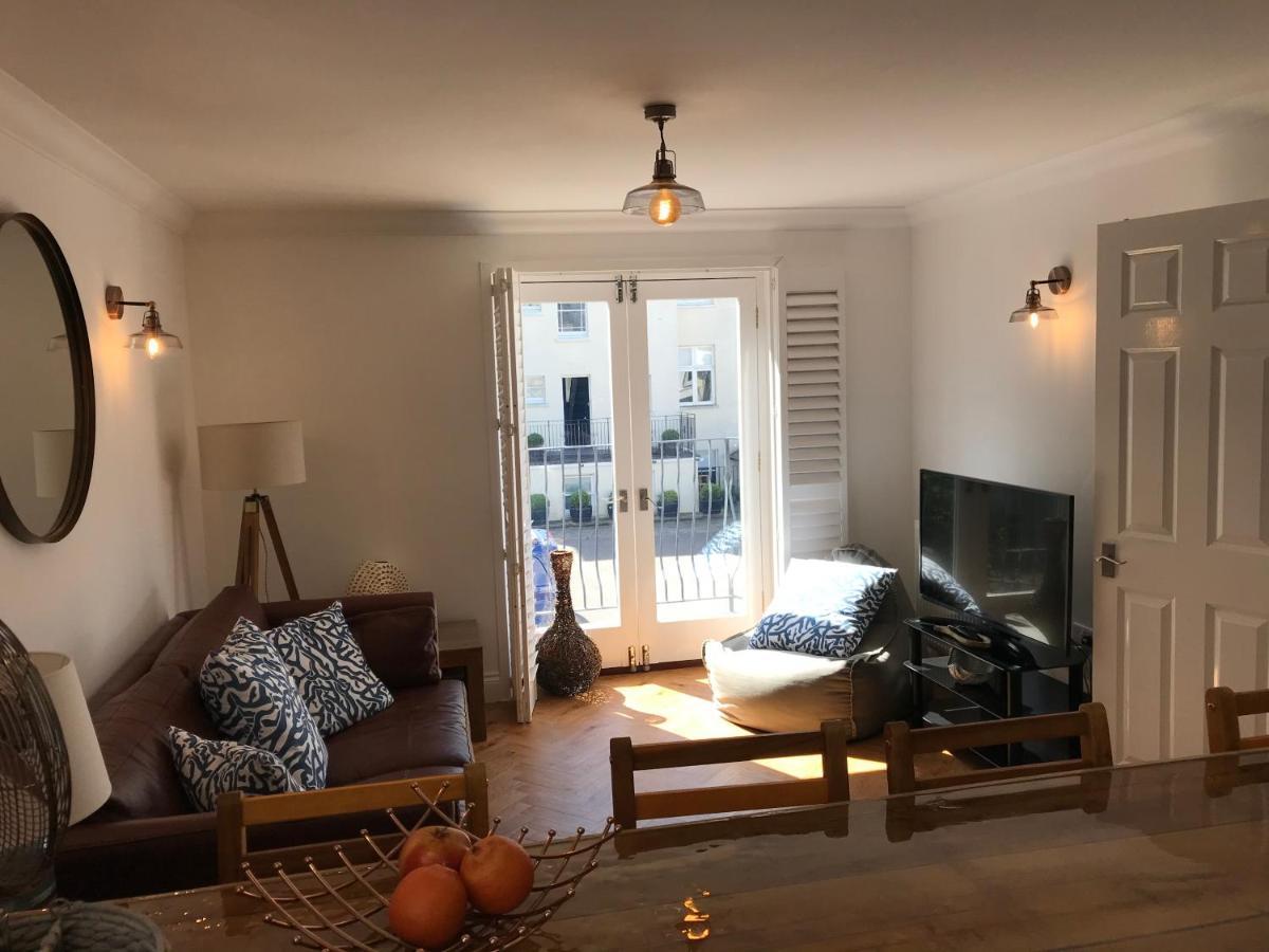 The Beach House Holiday Apartments Eastbourne Eksteriør bilde