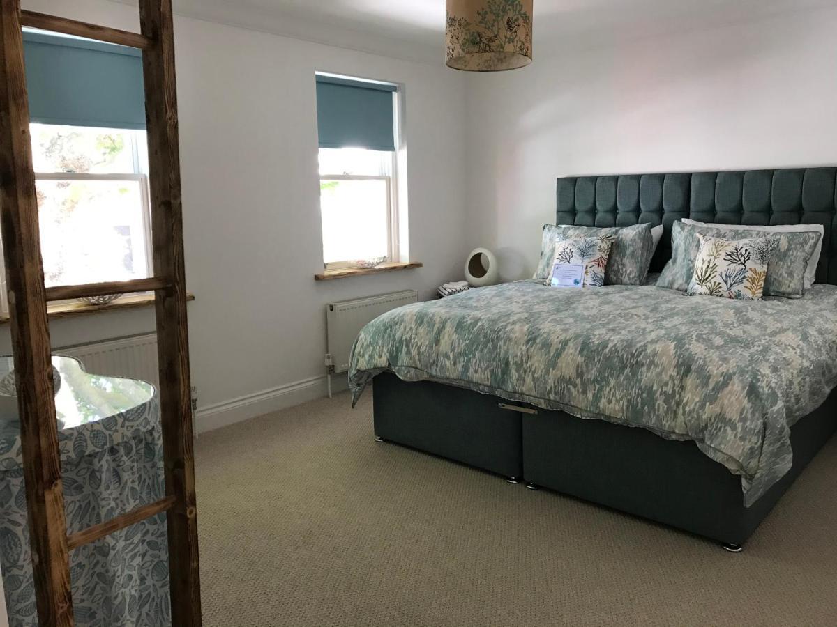 The Beach House Holiday Apartments Eastbourne Eksteriør bilde