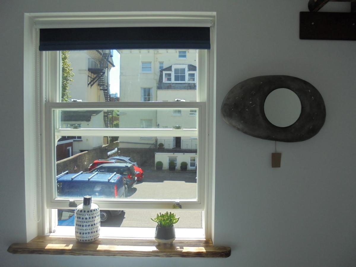 The Beach House Holiday Apartments Eastbourne Eksteriør bilde