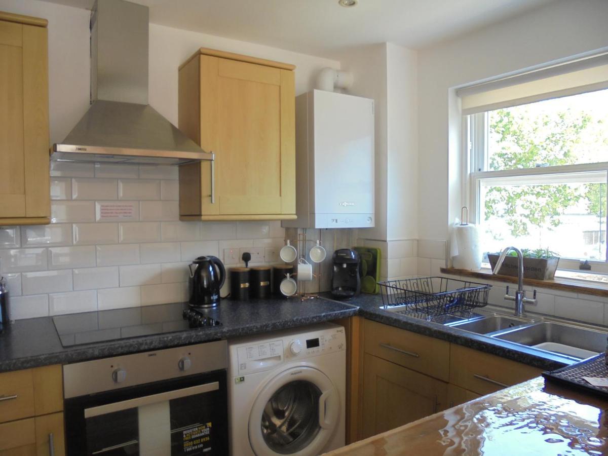 The Beach House Holiday Apartments Eastbourne Eksteriør bilde