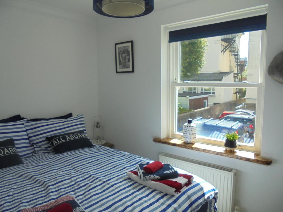 The Beach House Holiday Apartments Eastbourne Eksteriør bilde