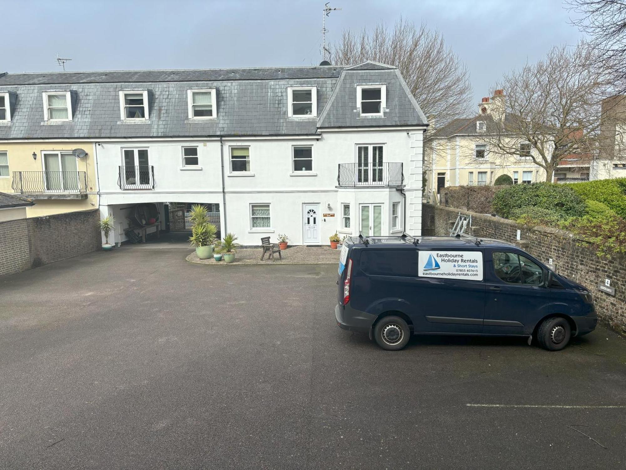 The Beach House Holiday Apartments Eastbourne Eksteriør bilde