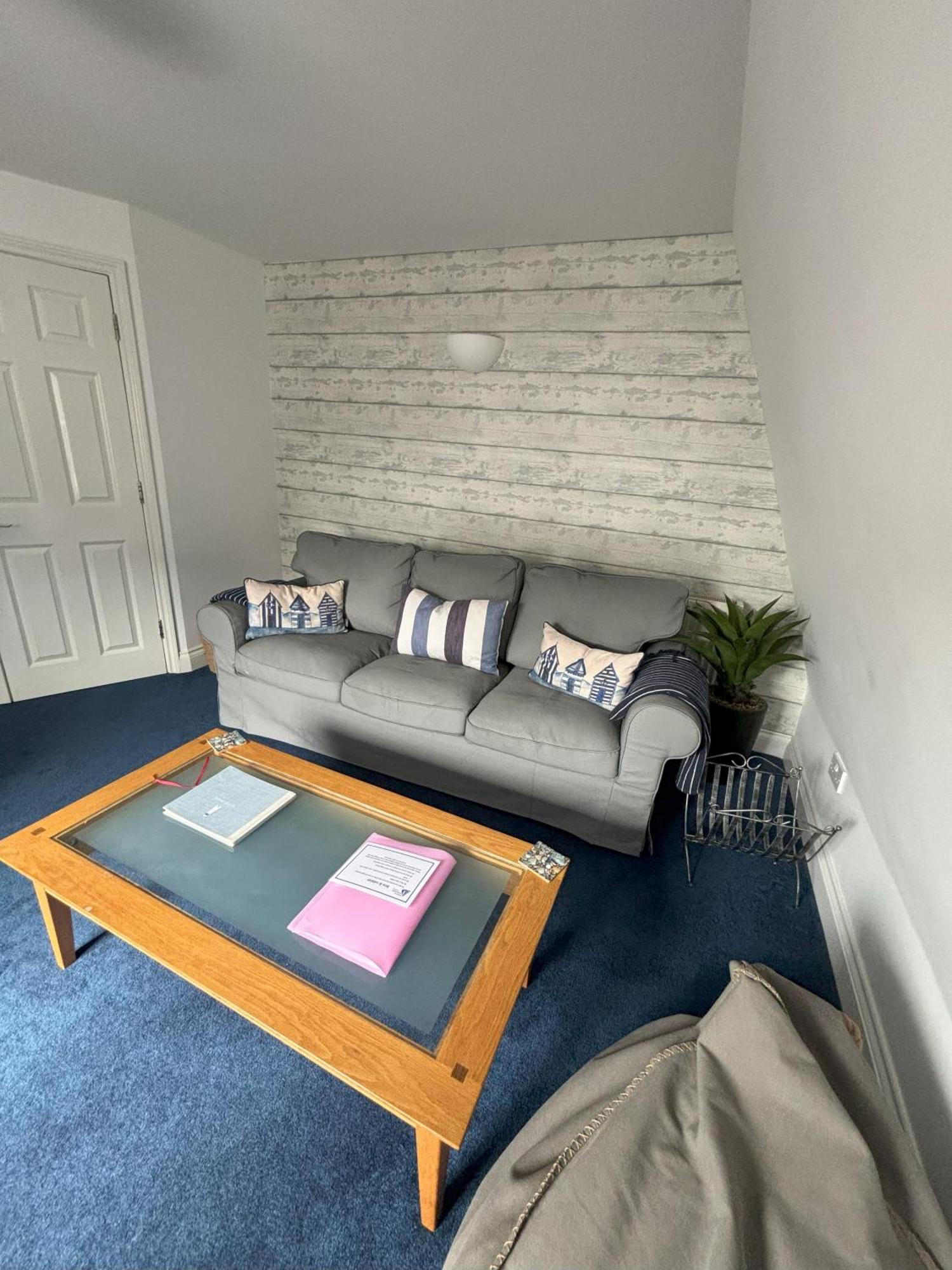 The Beach House Holiday Apartments Eastbourne Eksteriør bilde
