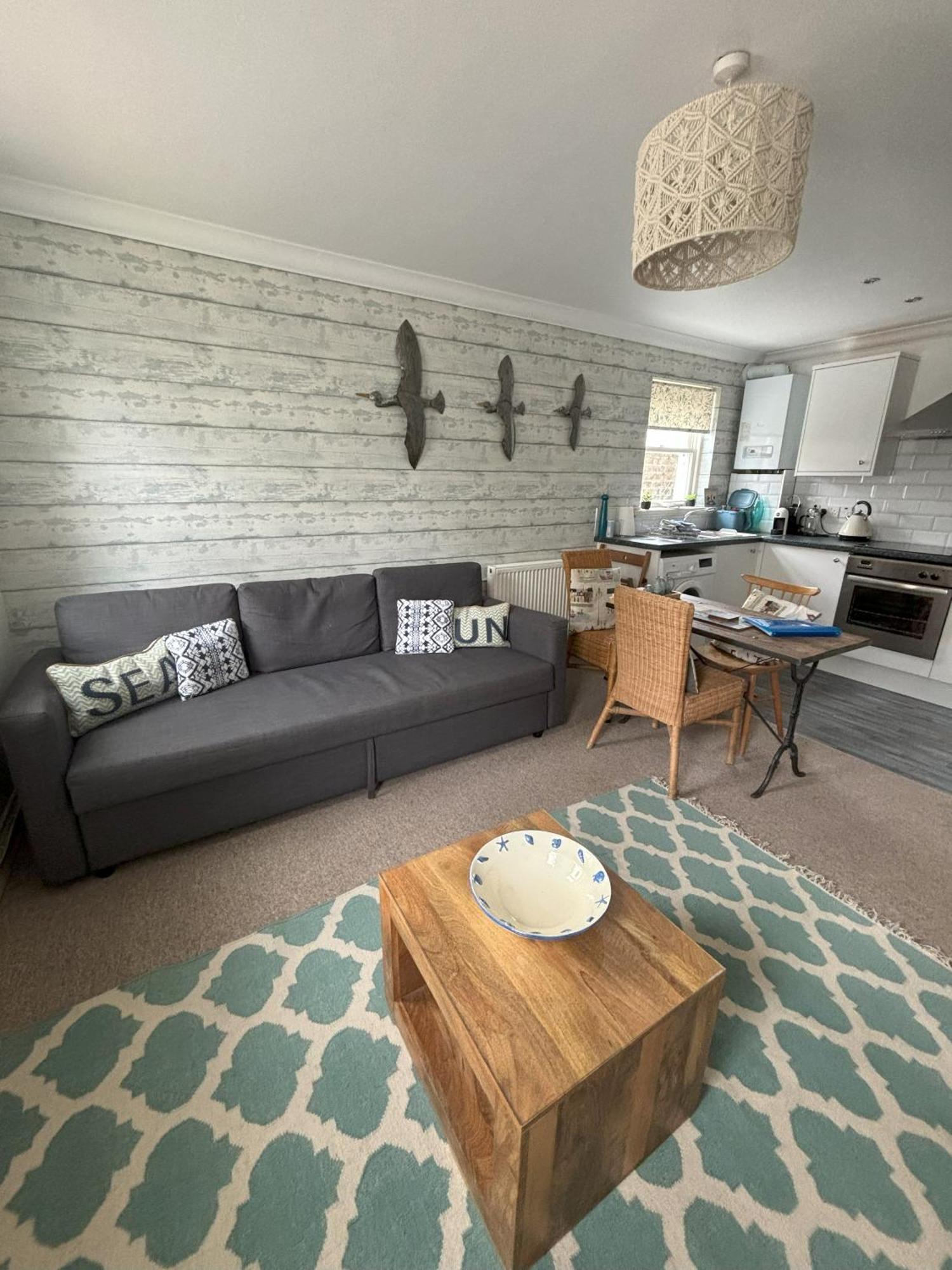 The Beach House Holiday Apartments Eastbourne Eksteriør bilde